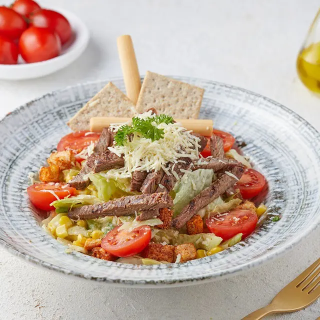 BİFTEKLİ SEZAR SALATA